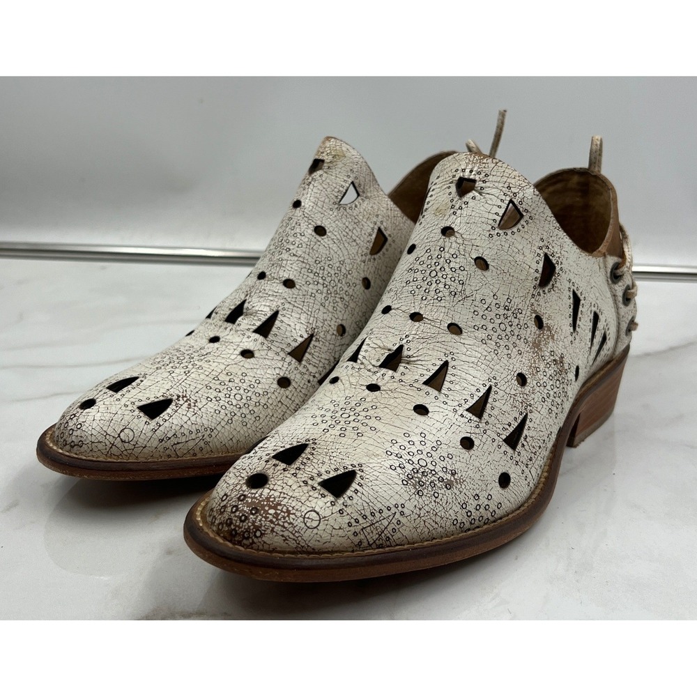 Musse & Cloud Ankle Booties Womens 8 Coolise White Distressed Leather Lace Up